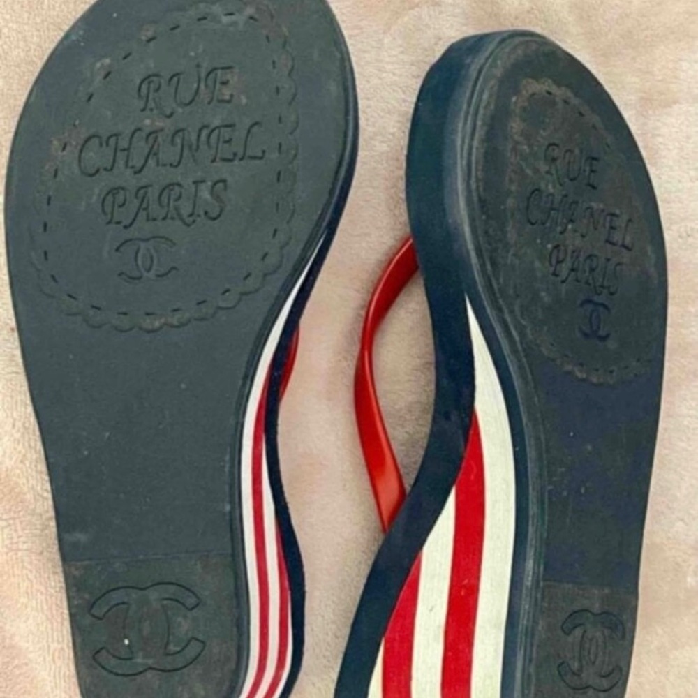 CHANEL Red and Navy Striped Wedge Thong Sandals with Gold Medallion - Picture 7 of 8